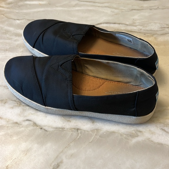 Tom’s Flat Black Shoes - Picture 6 of 14